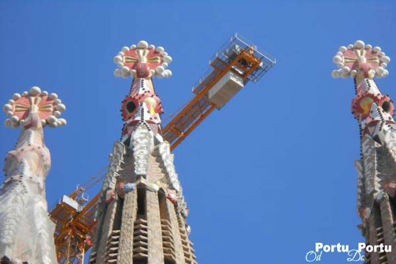 Wieże na szczycie La Sagrada Familia